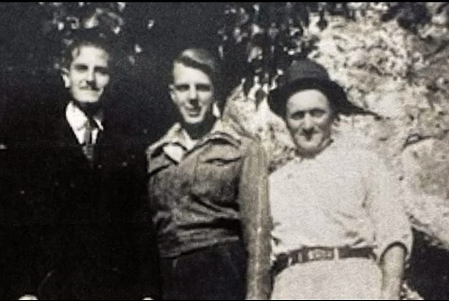 Da sinistra: Domenico Dominici insegnante di inglese, Dennis Hutton‐Fox e Mattia Antonucci